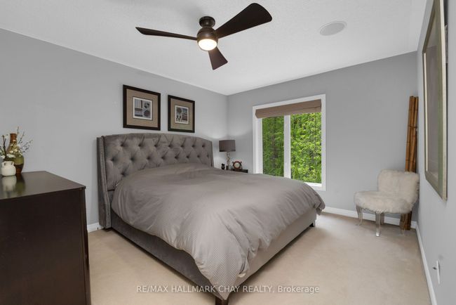 383 Hewitt Cir, House other with 3 bedrooms, 3 bathrooms and 4 parking in Newmarket ON | Image 21