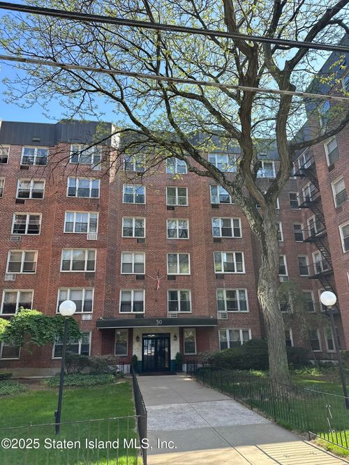 a3j-50 Fort Pl, Staten Island, NY, 10301-2425 | Card Image