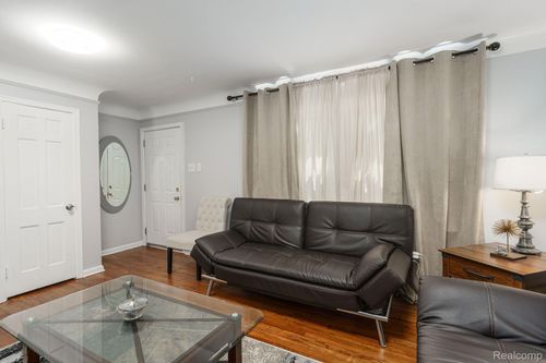 1745 Webster St, Birmingham, MI, 48009-7812 | Card Image