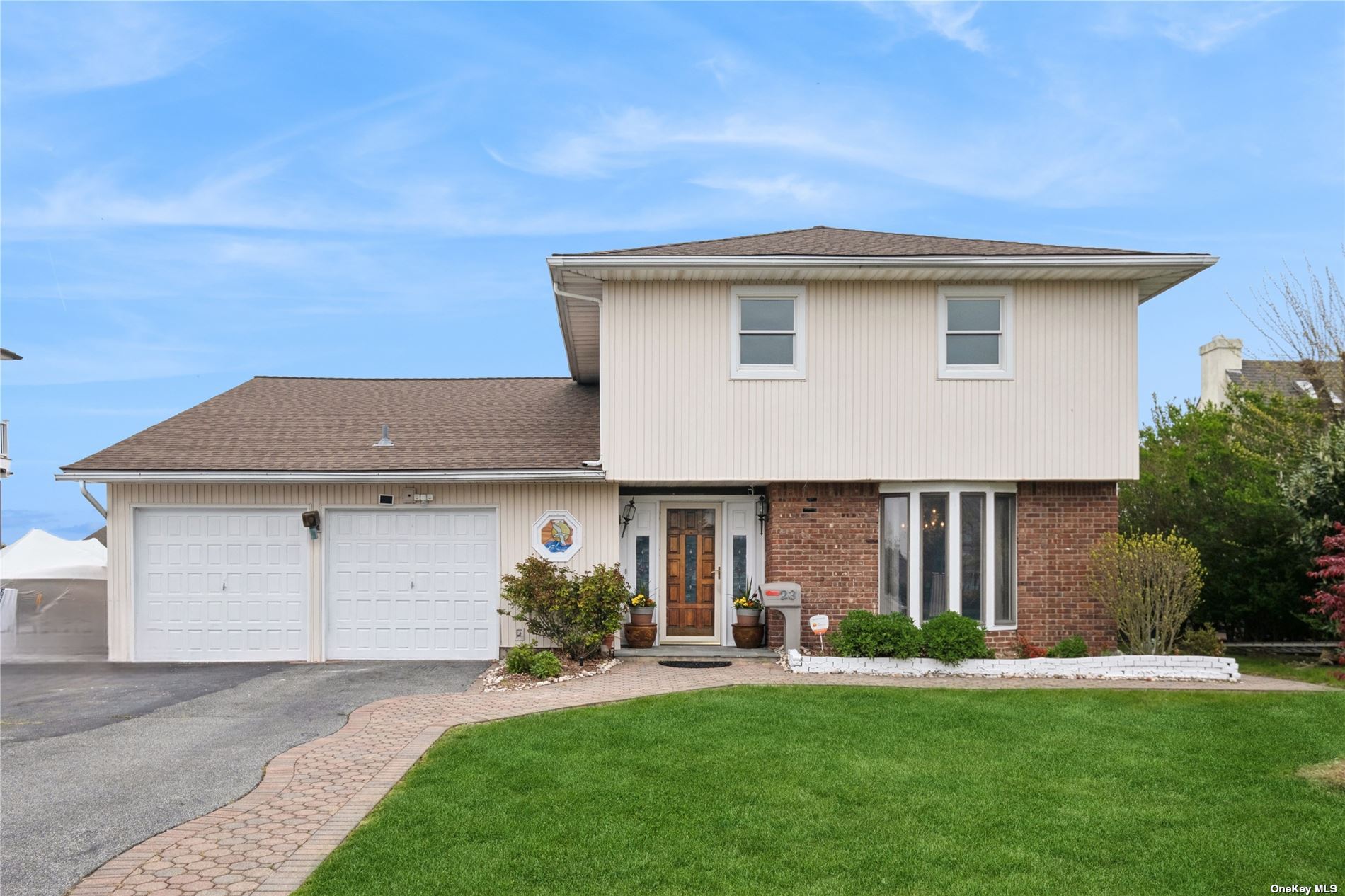 Viking Dr, West Islip, NY 11795