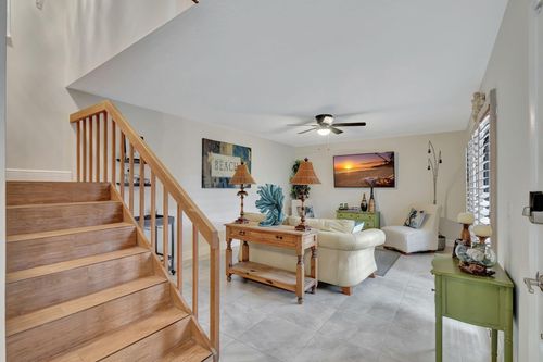 99 Lake Arbor Dr, Palm Springs, FL, 33461-2104 | Card Image