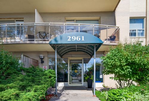 202-2961 Dufferin St, North York, ON, M6B3T2 | Card Image