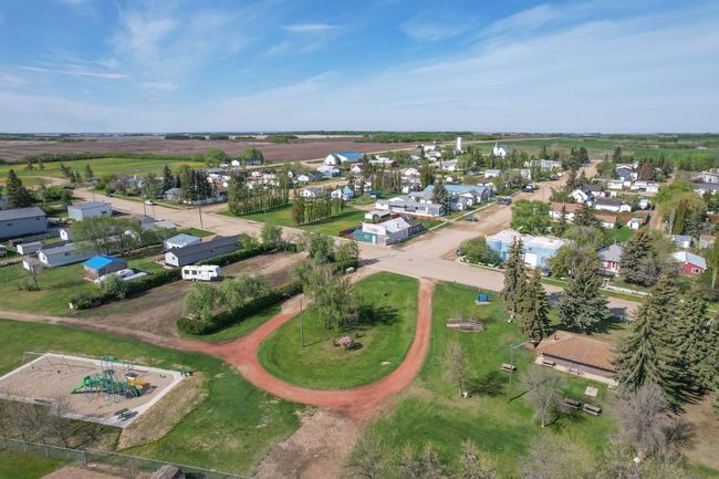 180 1 Street South, House other with 2 bedrooms, 1 bathrooms and 10 parking in Edberg AB | Image 38