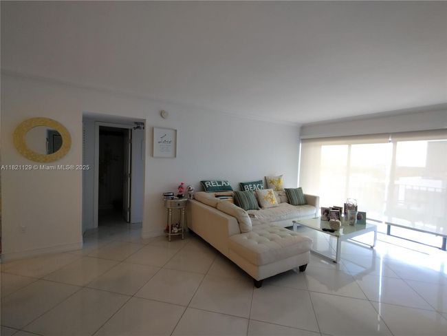 APT-706 - 575 Crandon Blvd, Condo with 2 bedrooms, 2 bathrooms and null parking in Key Biscayne FL | Image 9