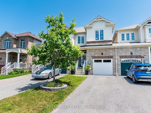 17 Greenwood Dr, Angus, ON, L3W1B5 | Card Image