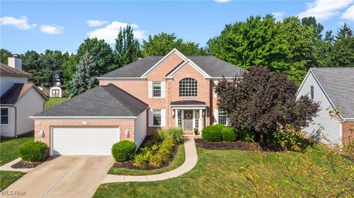 17084 Hampton Chase, Strongsville, OH, 44136-6207 | Card Image