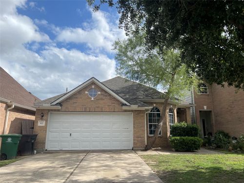 811 Forest Hillside Ln, Houston, TX, 77067-3022 | Card Image