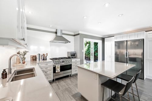 4817 Meadfeild Rd, West Vancouver, BC, V7W3E6 | Card Image
