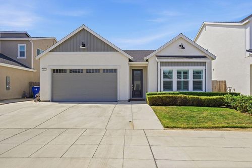 5836 E Pitt Avenue, Fresno, CA, 93727 | Card Image