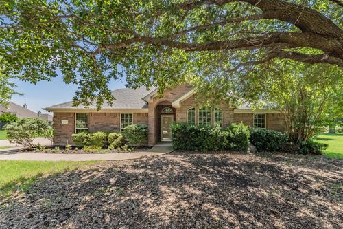 4035 Palomino Dr, Benbrook, TX, 76116-8549 | Card Image