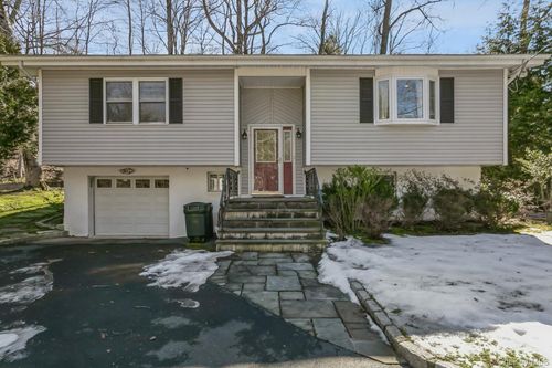 33 Brookside Pl, Pleasantville, NY, 10570-1204 | Card Image