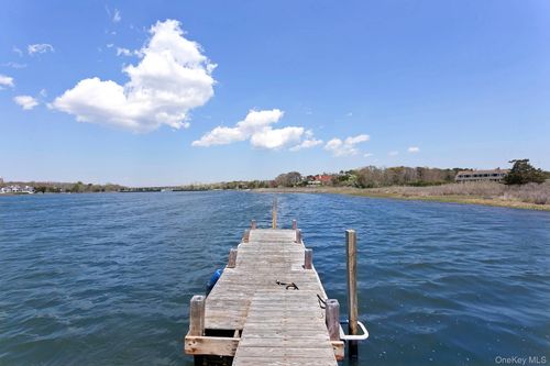 4 Sandacres Ln, Quogue, NY, 11959-4275 | Card Image