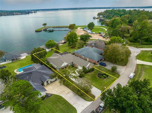 9698 E Shore Dr, Willis, TX, 77318-6630 | Card Image