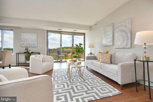 1-704-5800 Nicholson Ln, North Bethesda, MD, 20852-2961 | Card Image