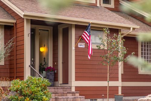 10942 Village Loop, Redmond, OR, 97756-7434 | Card Image