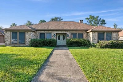 6850 Saratoga Circle, House other with 4 bedrooms, 2 bathrooms and null parking in Beaumont TX | Image 1