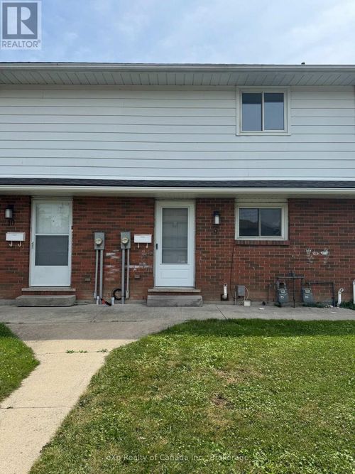 9-880 James St, Woodstock, ON, N4S8P8 | Card Image