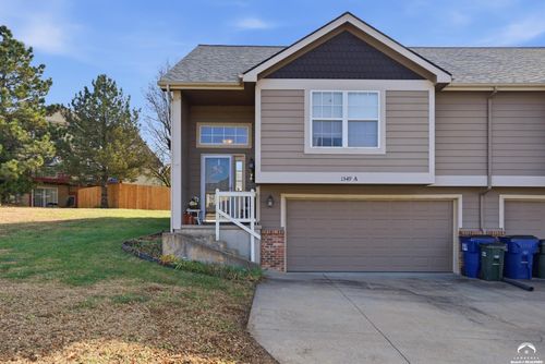 unit-a-1549 Legend Trail Dr, Lawrence, KS, 66047-2571 | Card Image