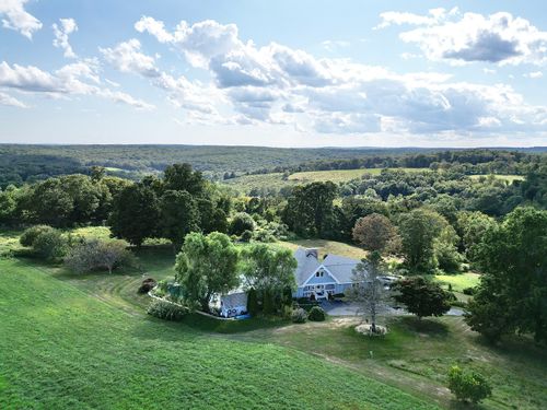 182 Magnolia Hill Rd, Bethlehem, CT, 06751-1810 | Card Image