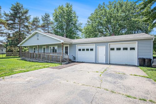 8233 N Genesee Road, Genesee Charter Township, MI, 48458 | Card Image