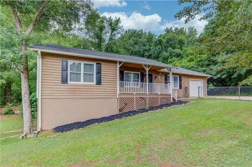 3305 Ladd Dr, GAinesville, GA, 30506-2012 | Card Image