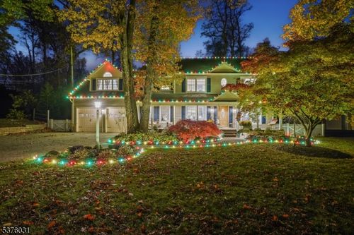 21 Spring St, Chatham Twp, NJ, 07928-1612 | Card Image