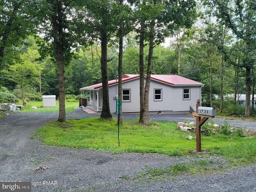 1723 Bluegrass Lane, Effort, PA, 18330 | Card Image