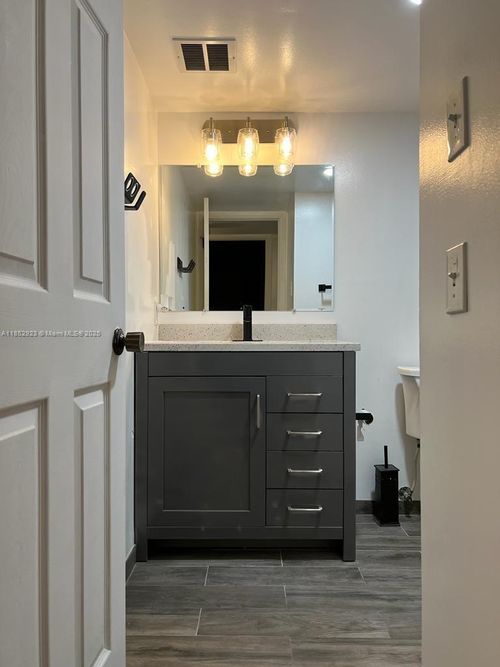 apt-302-2751 Taft St, Hollywood, FL, 33020-2959 | Card Image