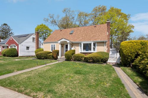 991 Henhawk Rd, North Baldwin, NY, 11510-1541 | Card Image
