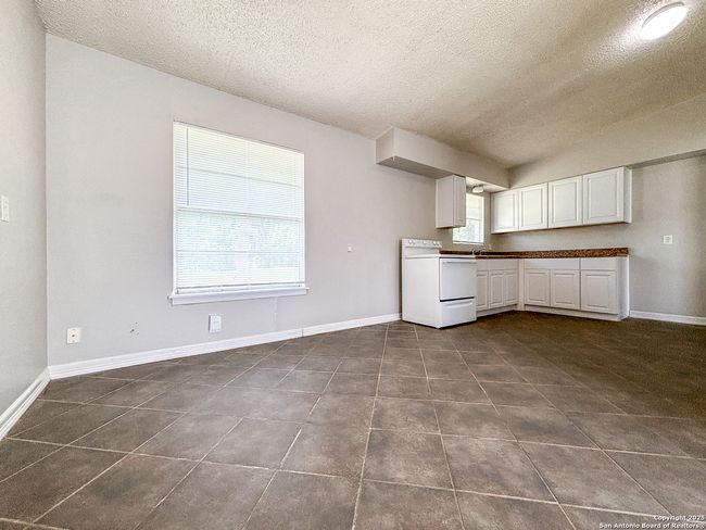 319 Hialeah Ave, House other with 2 bedrooms, 1 bathrooms and null parking in San Antonio TX | Image 6