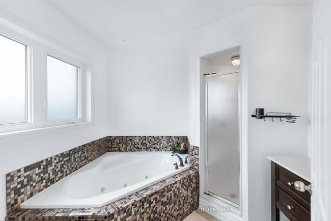 166 Sail Cres, House other with 5 bedrooms, 4 bathrooms and 4 parking in Maple ON | Image 26