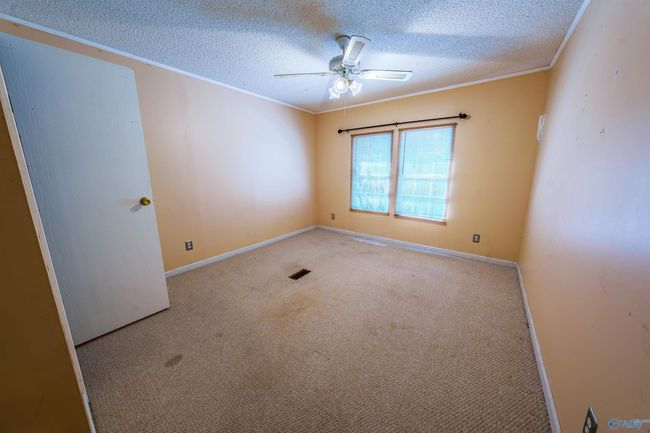 1041 Green Briar Cove Rd, House other with 4 bedrooms, 2 bathrooms and null parking in Union Grove AL | Image 25