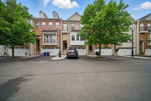 28-28 Creekside Ct, Secaucus, NJ, 07094-3750 | Card Image