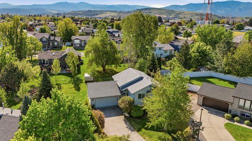 18924 E Augusta Ln, Greenacres, WA, 99016-9488 | Card Image