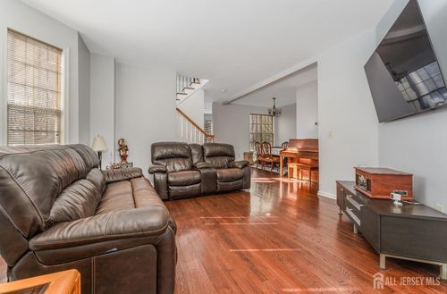 66 Tennyson Rd, East Windsor, NJ, 08520-4692 | Card Image