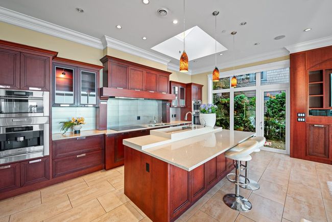 2409 Halston Crt, House other with 5 bedrooms, 6 bathrooms and 3 parking in West Vancouver BC | Image 13
