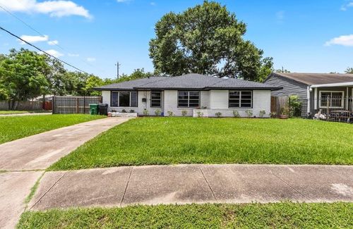 4303 Dacca Dr, Houston, TX, 77047-1233 | Card Image