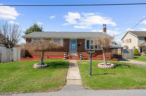 903 4th Ave, Phillipsburg, NJ, 08865-4583 | Card Image