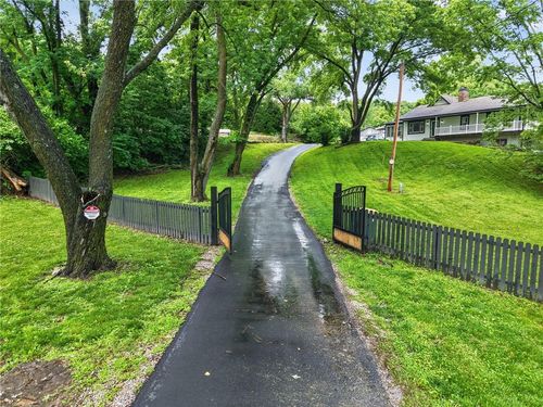 9800 Hutton Rd, Kansas City, KS, 66109-4017 | Card Image