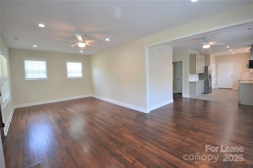1012 Vanizer St, Charlotte, NC, 28208-4158 | Card Image