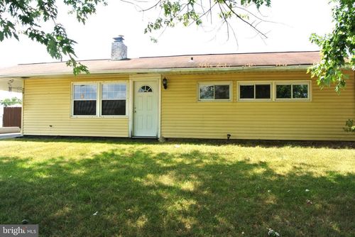 29 Lilac Ln, LEVITTOWN, PA, 19054-3922 | Card Image