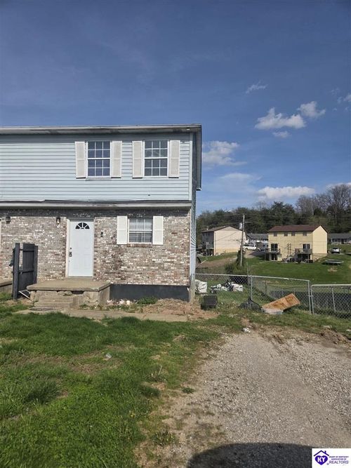 1418 Kingswood Way, Radcliff, KY, 40160-9572 | Card Image