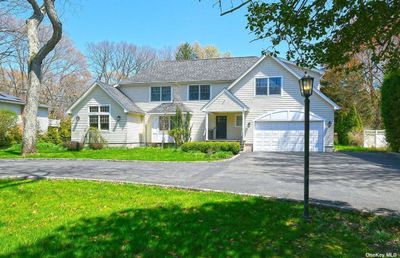 1083 Westminster Avenue, House other with 5 bedrooms, 4 bathrooms and null parking in Dix Hills NY | Image 3