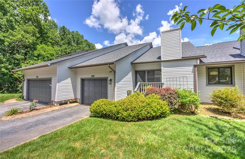 223 Cheyenne Ct, Asheville, NC, 28803-1934 | Card Image