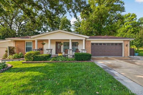 4482 Dantonaire Pl, Saint Louis, MO, 63128-3612 | Card Image