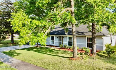 545 Cozybrook Lane, House other with 5 bedrooms, 2 bathrooms and null parking in Fleming Island FL | Image 2