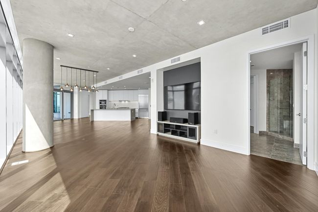 APT-3201 - 501 West Ave, Condo with 3 bedrooms, 3 bathrooms and null parking in Austin TX | Image 16