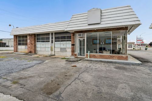 520 Broad St, Elizabethton, TN, 37643-2718 | Card Image
