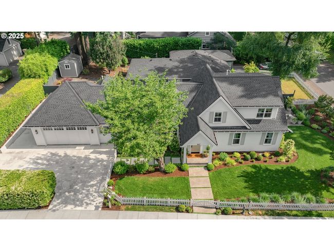 817 D Ave, House other with 3 bedrooms, 4 bathrooms and 2 parking in Lake Oswego OR | Image 42