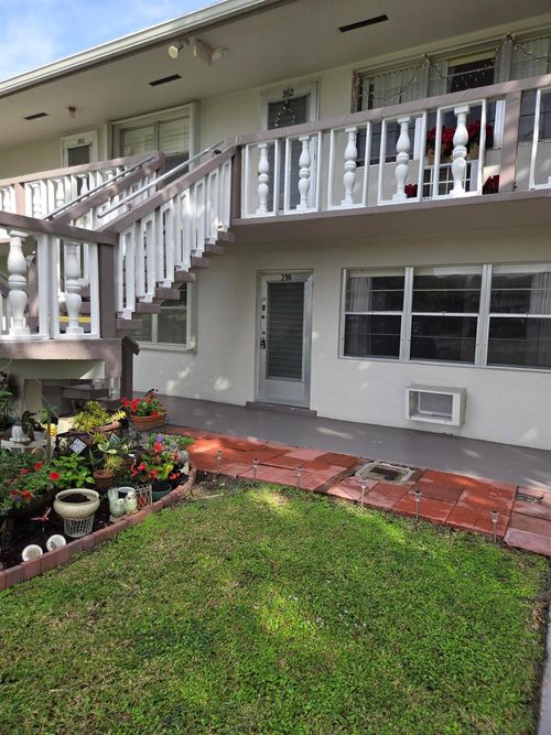 290 Chatham O, West Palm Beach, FL, 33417-1845 | Card Image